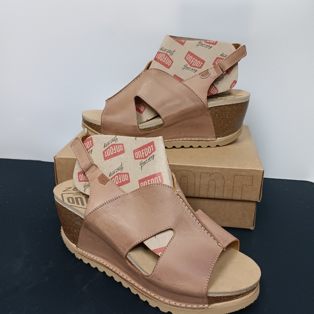 ON FOOT311 Arena Tan sandals